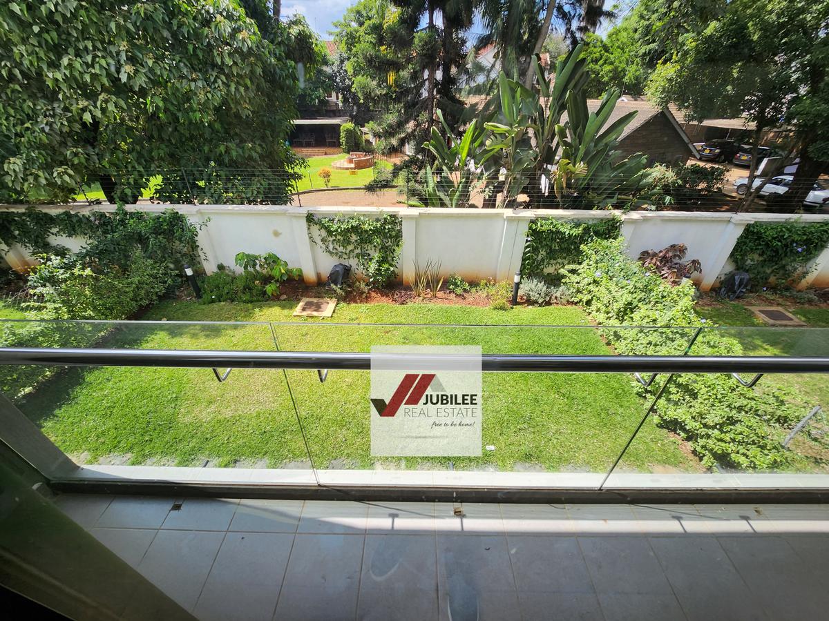 4 Bed Villa with En Suite in Lavington - 4