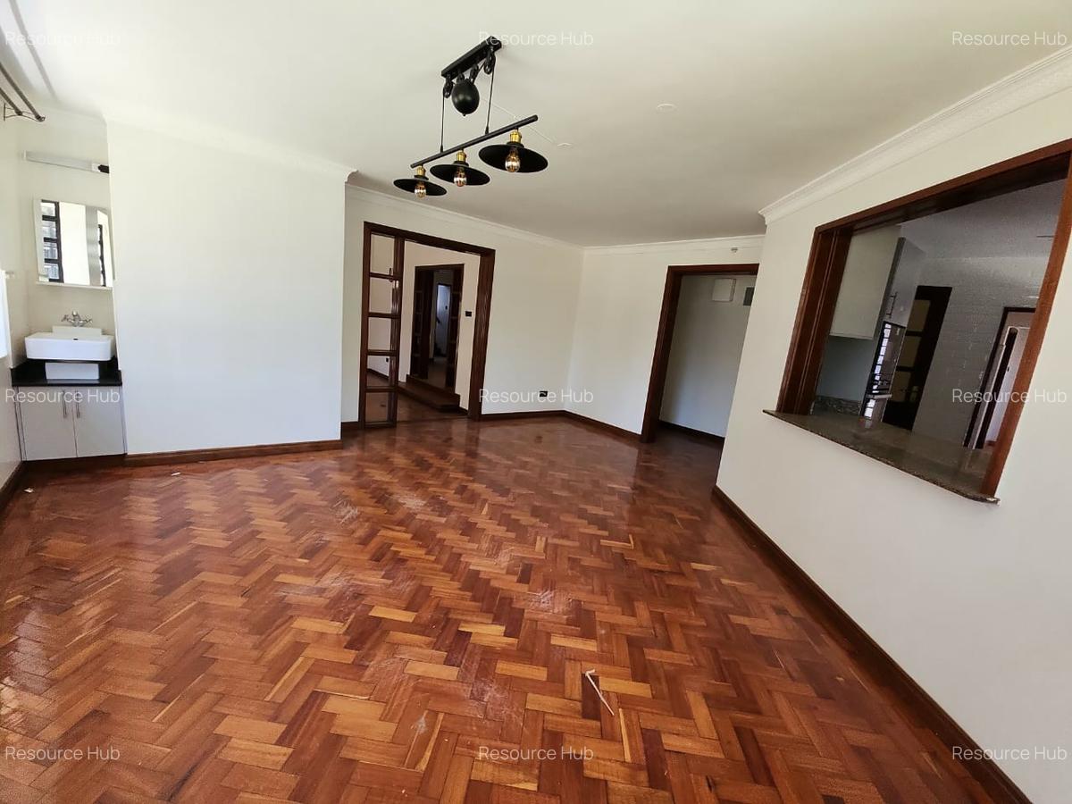 4 Bed Townhouse with En Suite at Lavington - 7