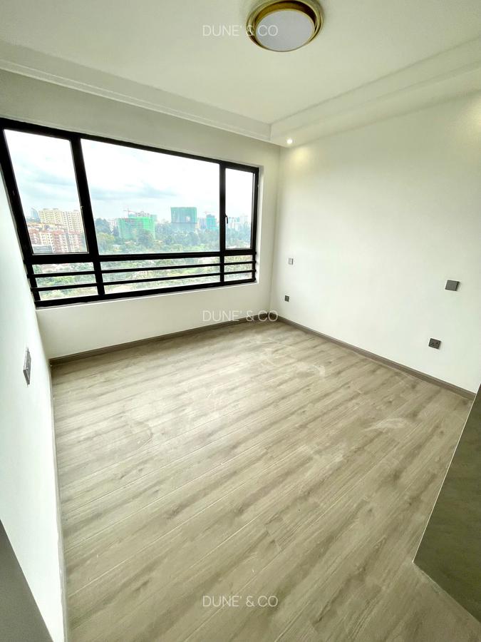 3 Bed Apartment with En Suite in Riverside - 14