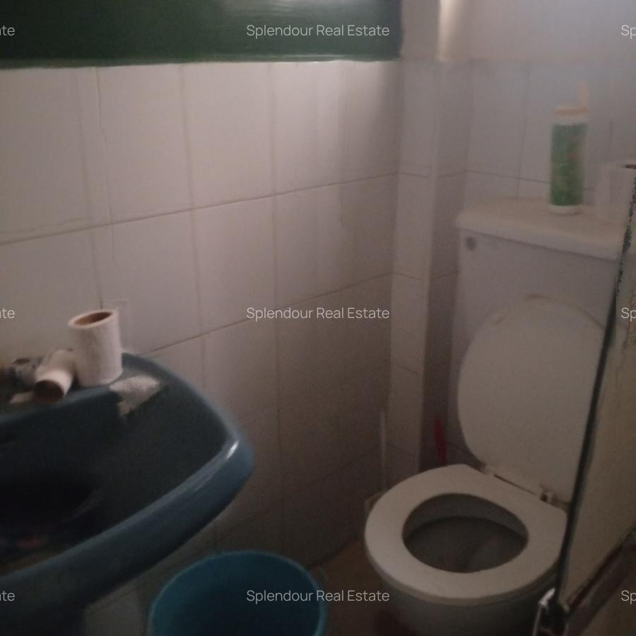 1,200 ft² Commercial Property with Service Charge Included in Parklands - 2