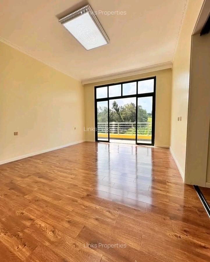 5 Bed Townhouse with En Suite at Kerarapon Road - 9