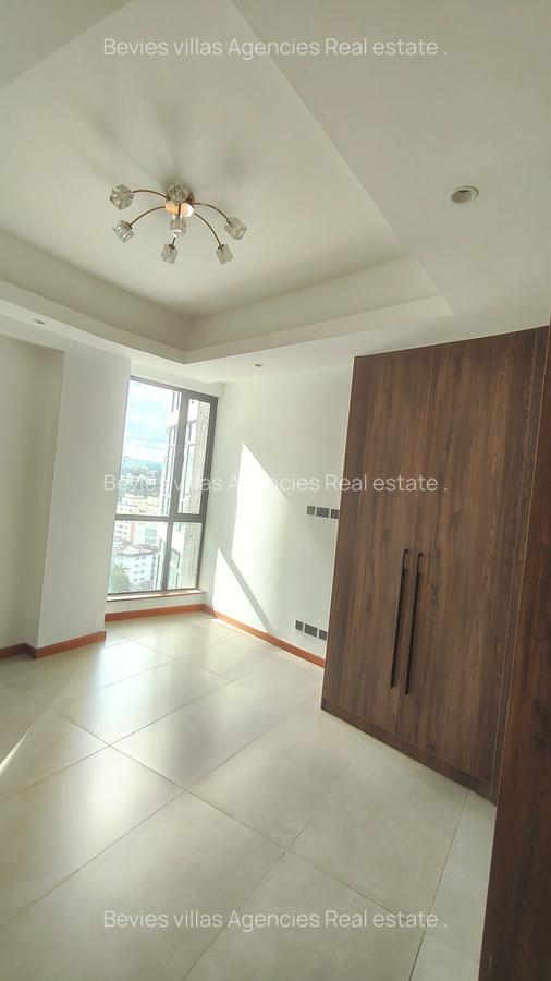 Serviced 4 Bed Apartment with En Suite at Riverside - 19