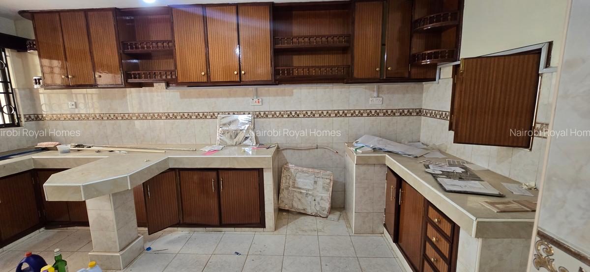 4 Bed Townhouse with En Suite at Lavington Green - 10