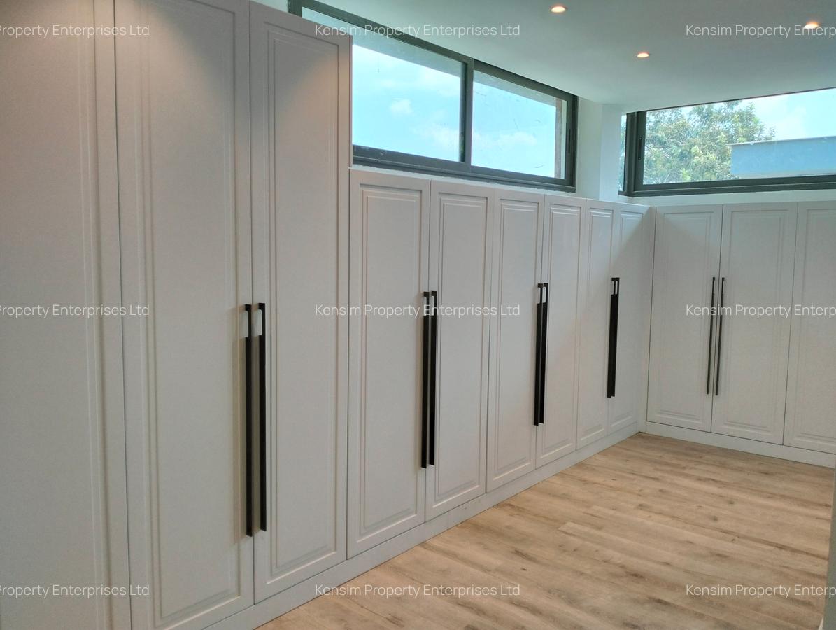 5 Bed Townhouse with En Suite in Lavington - 20