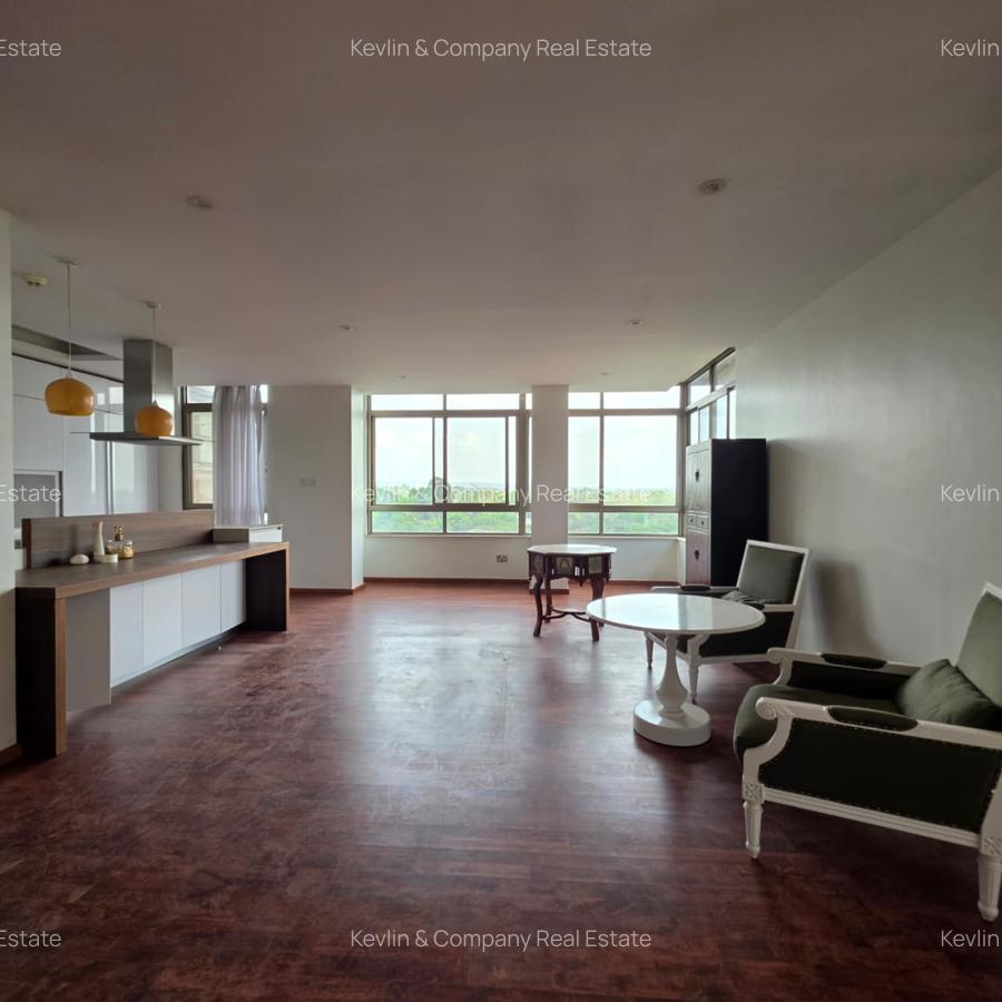 4 Bed Apartment with En Suite in Parklands - 5