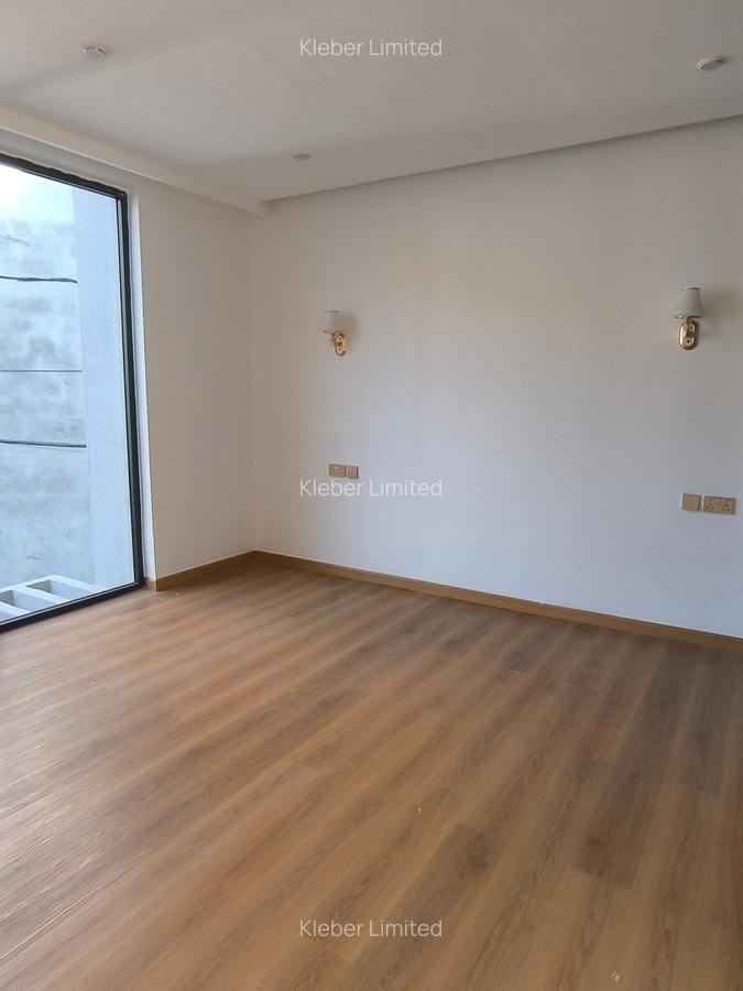 5 Bed Villa with En Suite in Lavington - 17