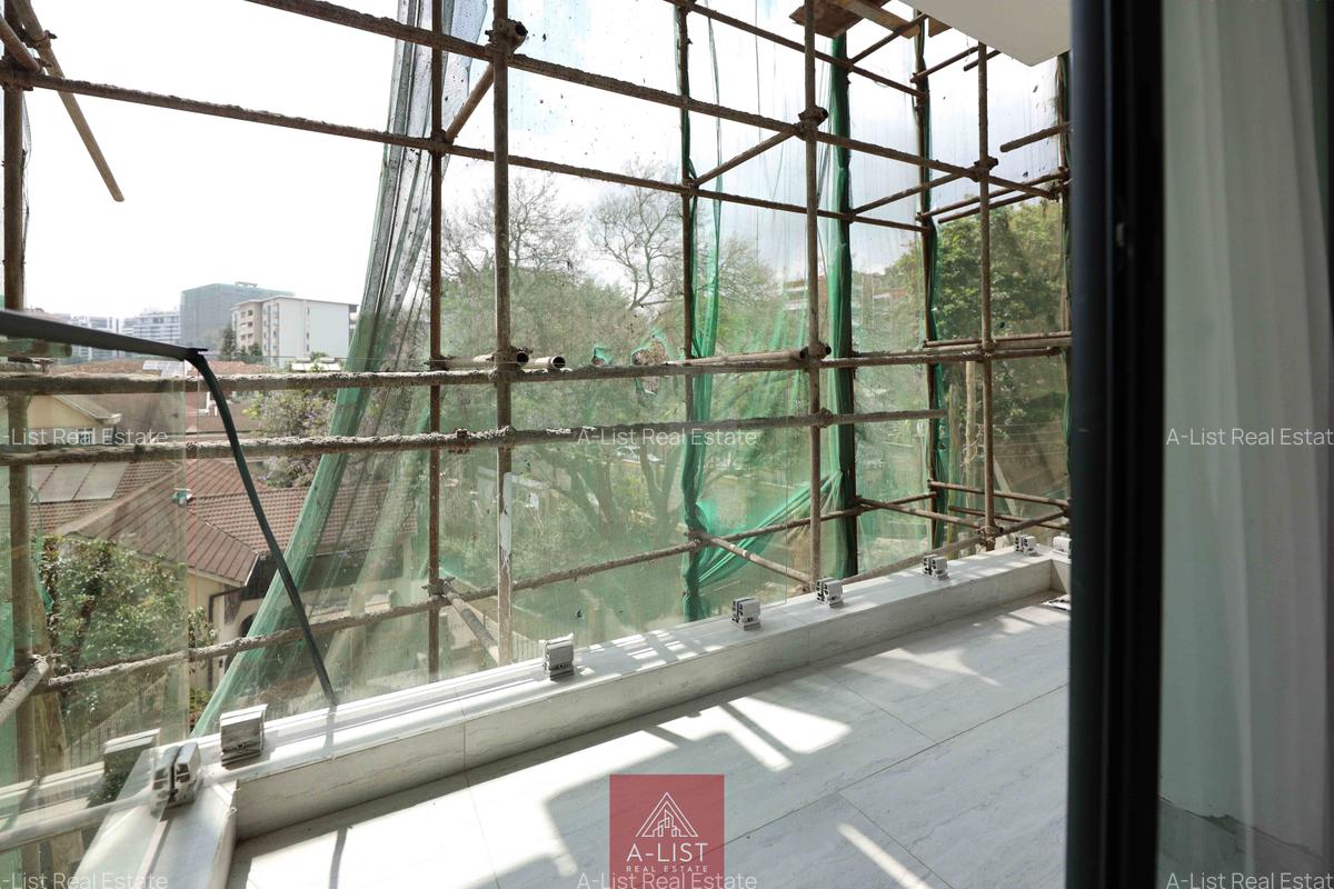 3 Bed Apartment with En Suite at Riverside Lane - 11