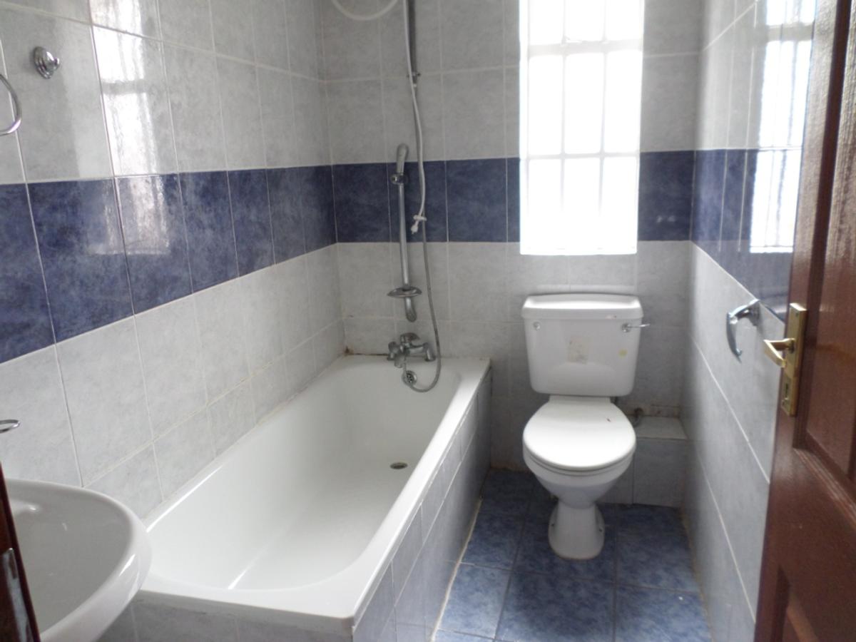 3 Bed Apartment with En Suite at Lavington - 4