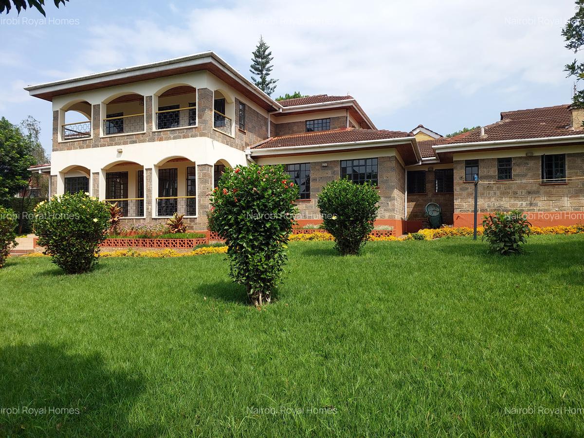 5 Bed House with En Suite at Daisy Road - 1