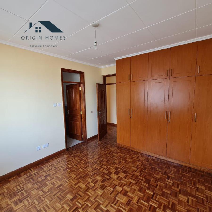 2 Bed Apartment with En Suite at Lavington - 5