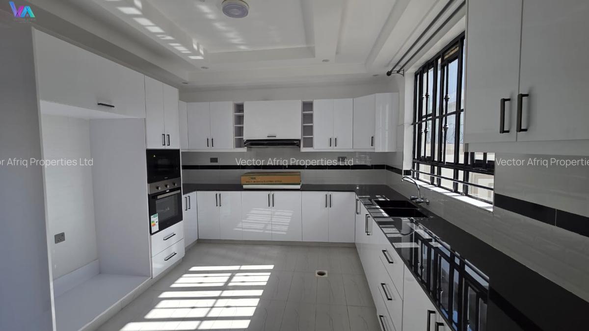 4 Bed Townhouse with En Suite in Ruiru - 11