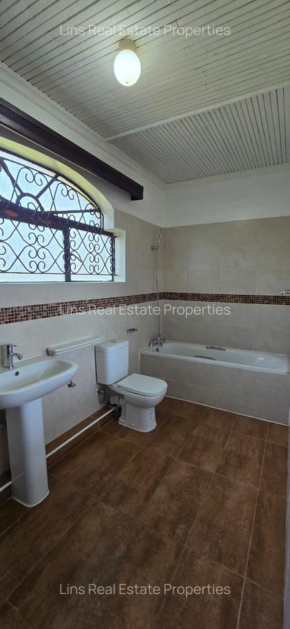 5 Bed Townhouse with En Suite in Nyari - 15