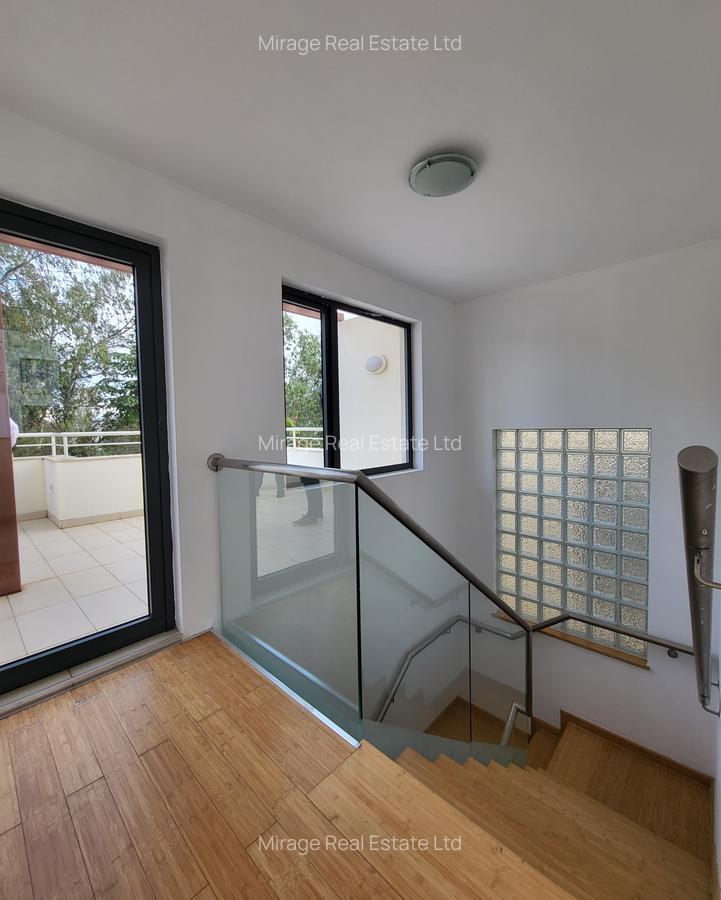 2 Bed Apartment with En Suite in Garden Estate - 14