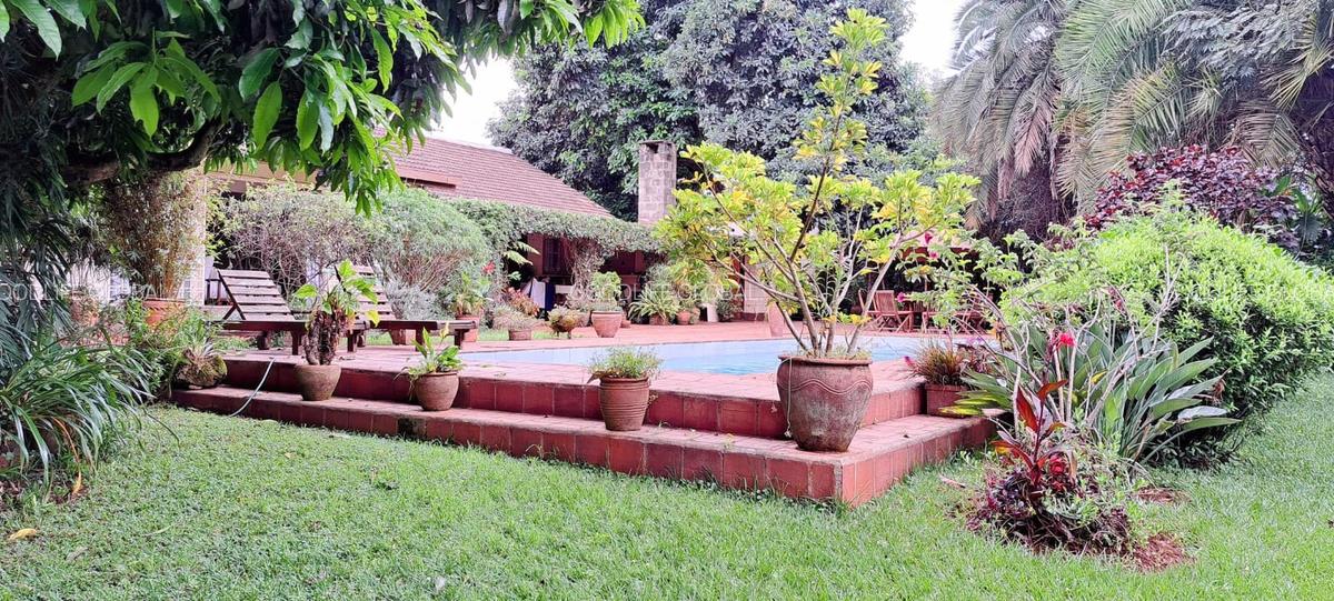 2 Bed House with En Suite at Rosslyn - 3