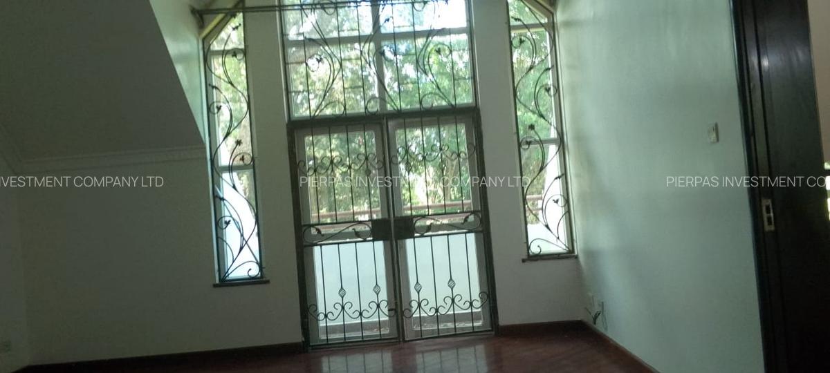 5 Bed Villa with En Suite in Lavington - 10