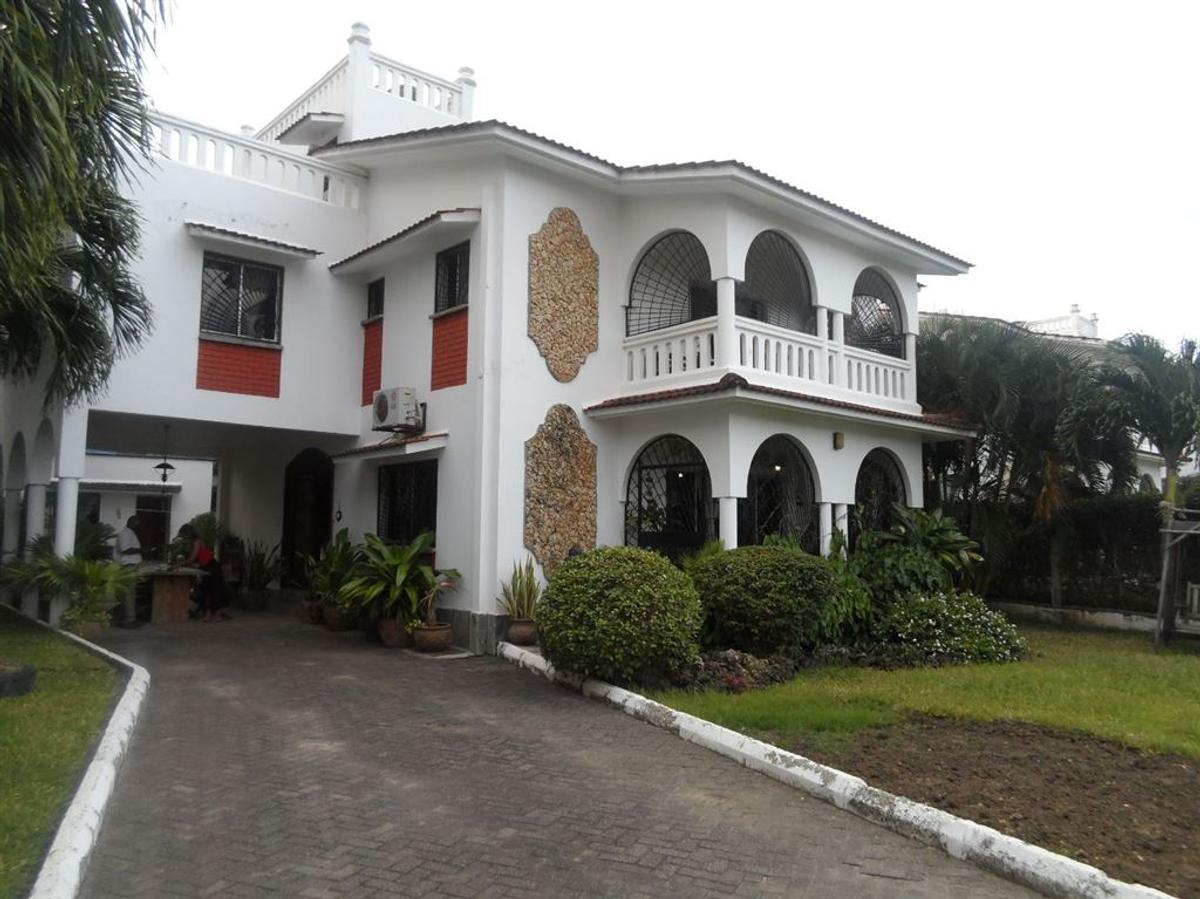 4 Bed House with En Suite in Mkomani - 1