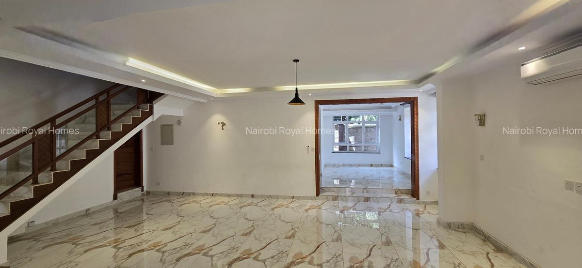 5 Bed Townhouse with En Suite at Lavington Green - 16