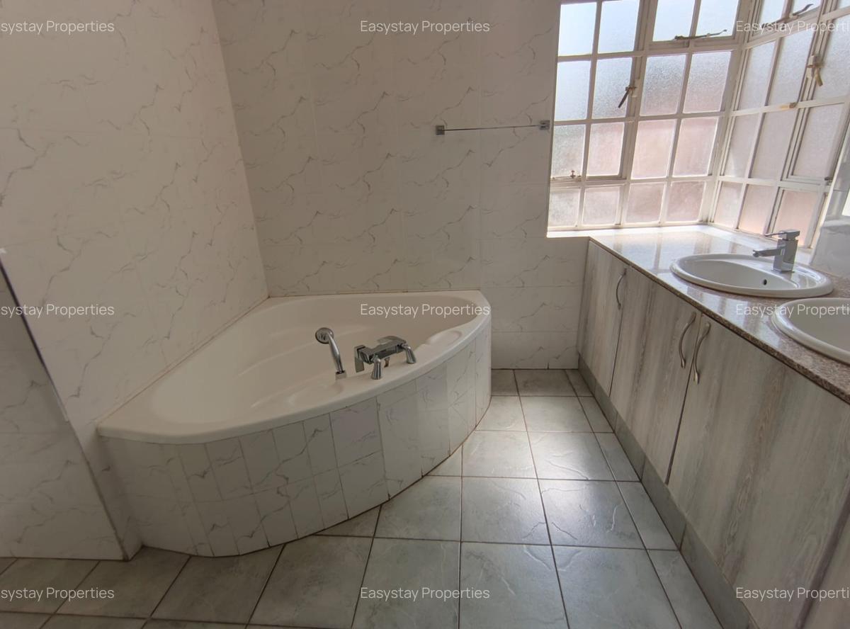 4 Bed House with En Suite in Gigiri - 17