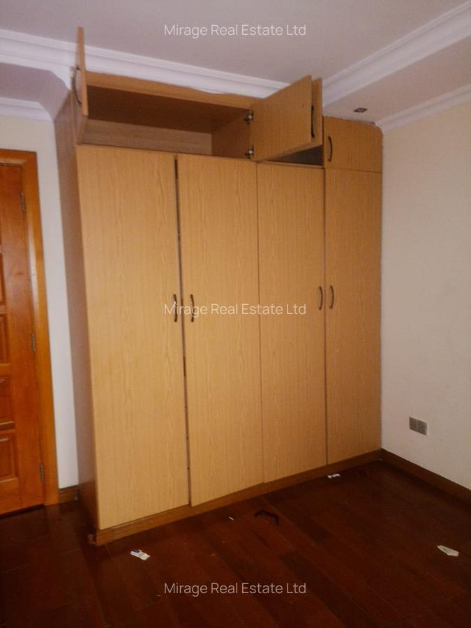 4 Bed Villa with En Suite in Lavington - 7