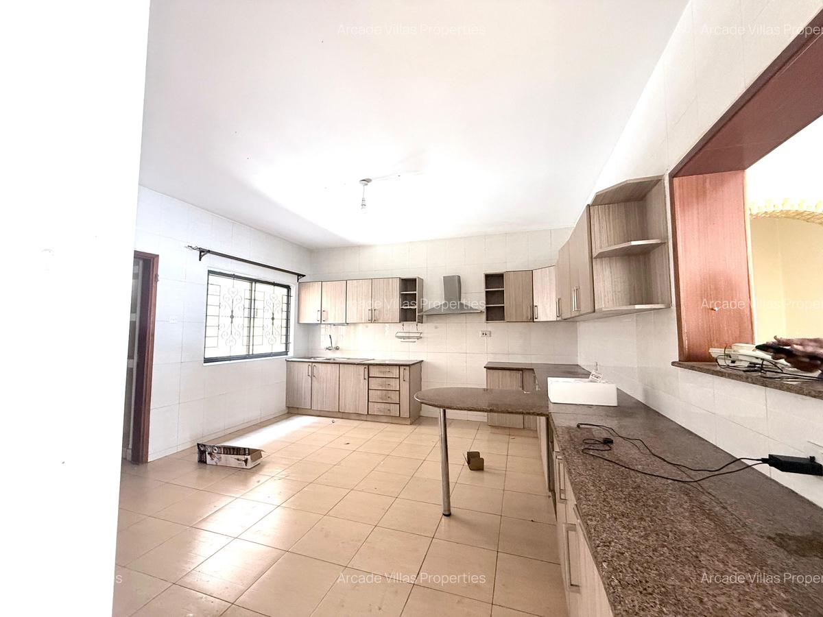 3 Bed Apartment with En Suite in Kileleshwa - 3