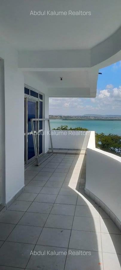 Serviced 4 Bed Apartment with En Suite at Tudor - 2