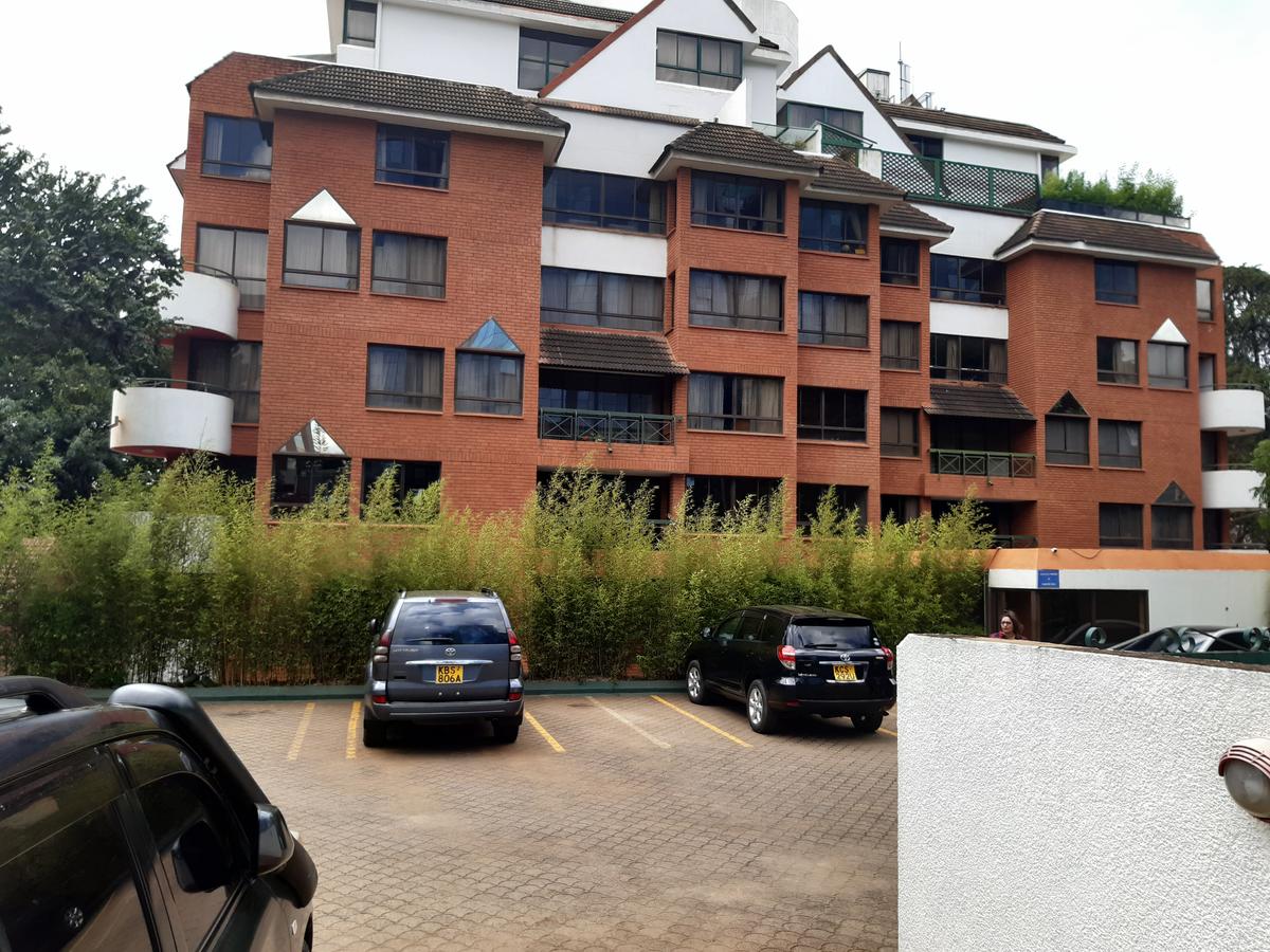 3 Bed Apartment with En Suite in Westlands Area - 1