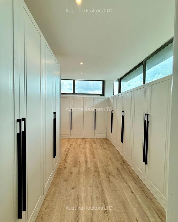 5 Bed Townhouse with En Suite at Chalbi Drive - 19