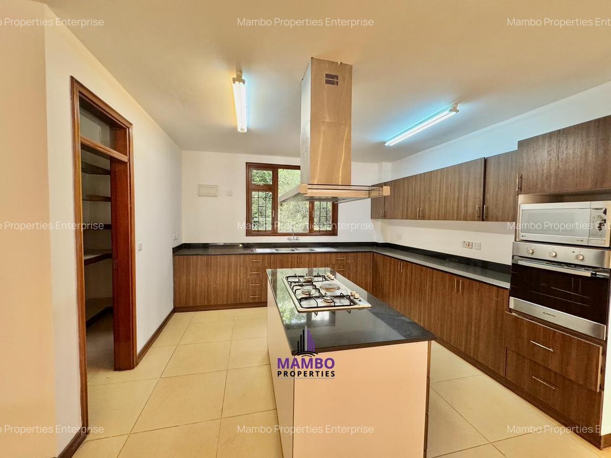 3 Bed Apartment with En Suite at Riverside Dr - 5