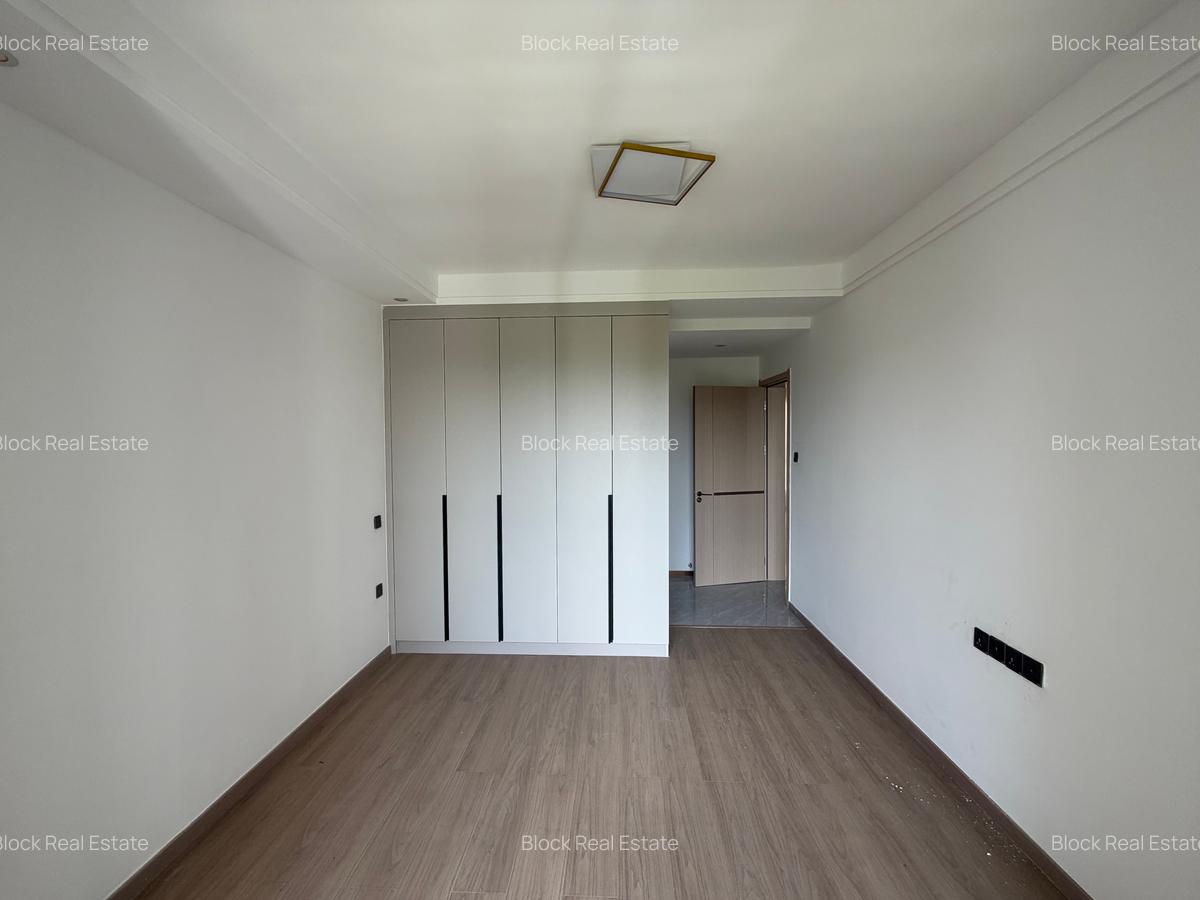 3 Bed Apartment with En Suite in Riverside - 9