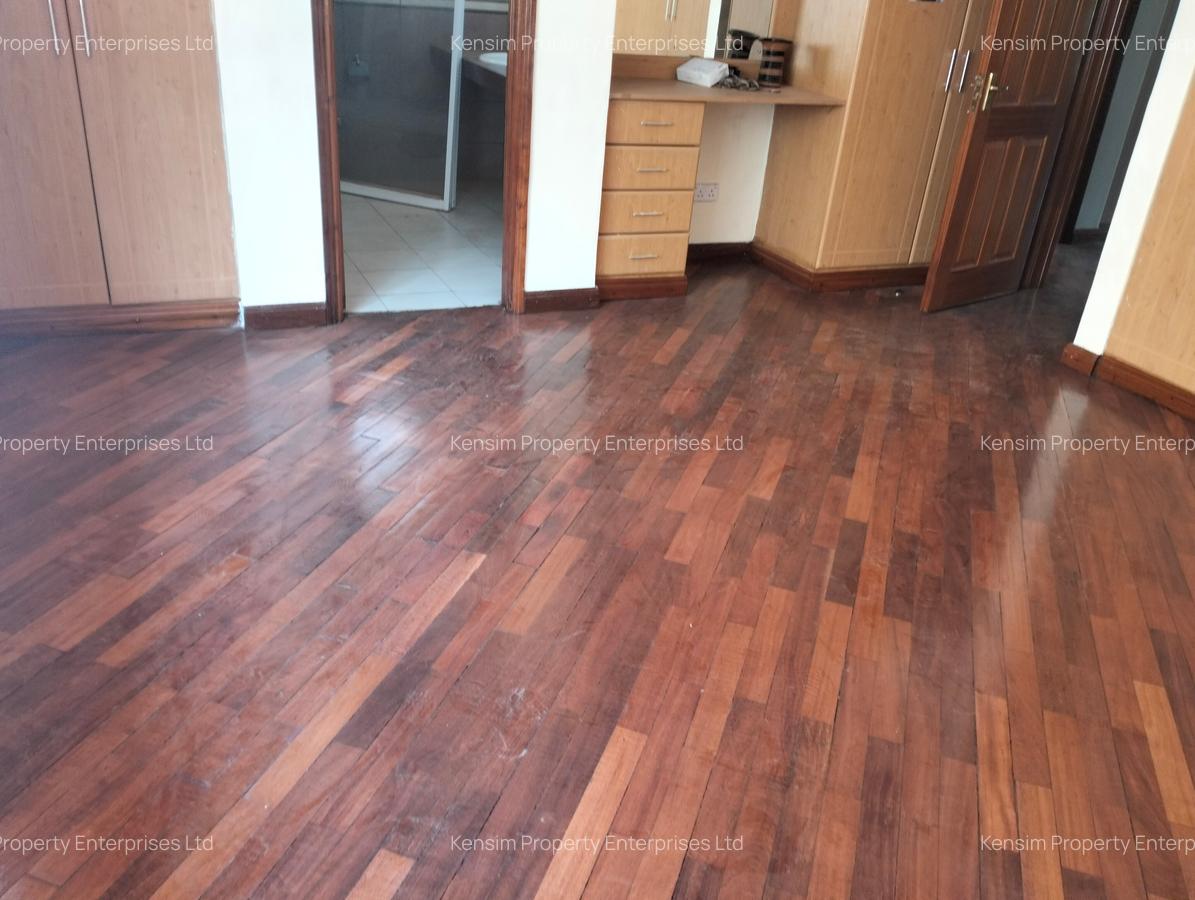 4 Bed Townhouse with En Suite in Lavington - 11