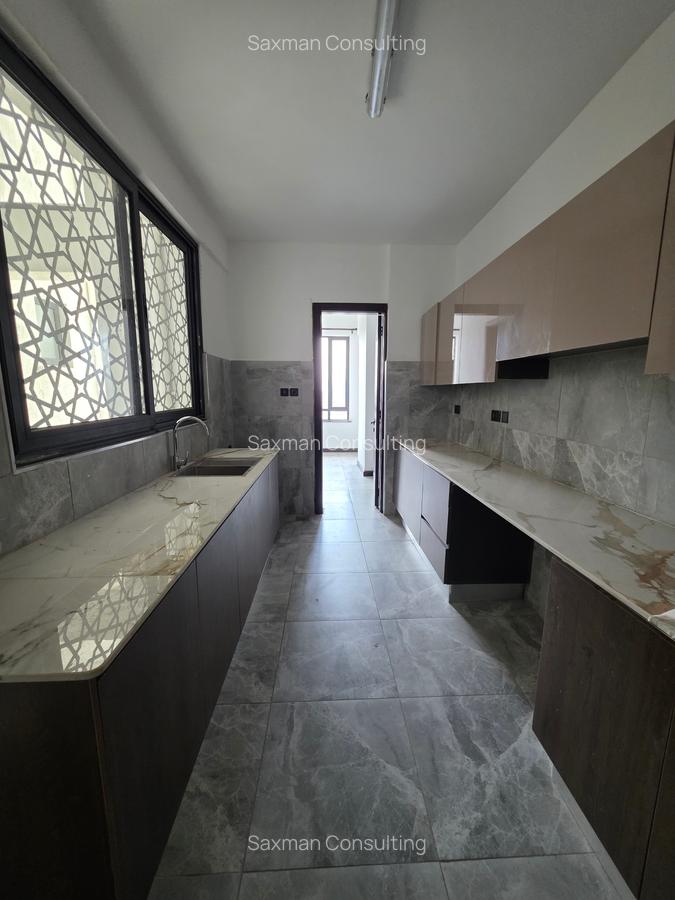 3 Bed Apartment with En Suite in Riverside - 15