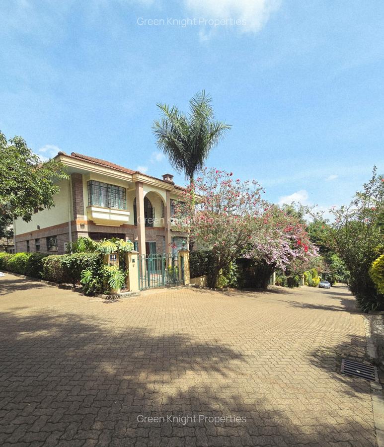 4 Bed Townhouse with En Suite in Spring Valley - 5