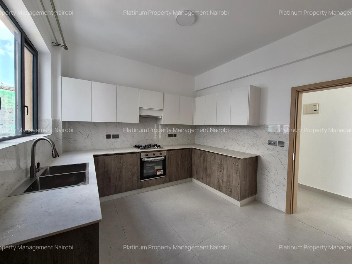 3 Bed Apartment with En Suite at Brookside Gardens - 6