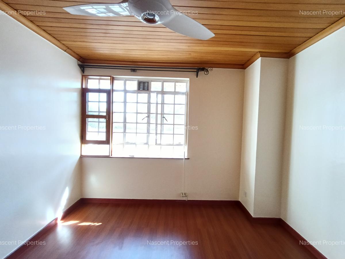 5 Bed House with En Suite in Runda - 9