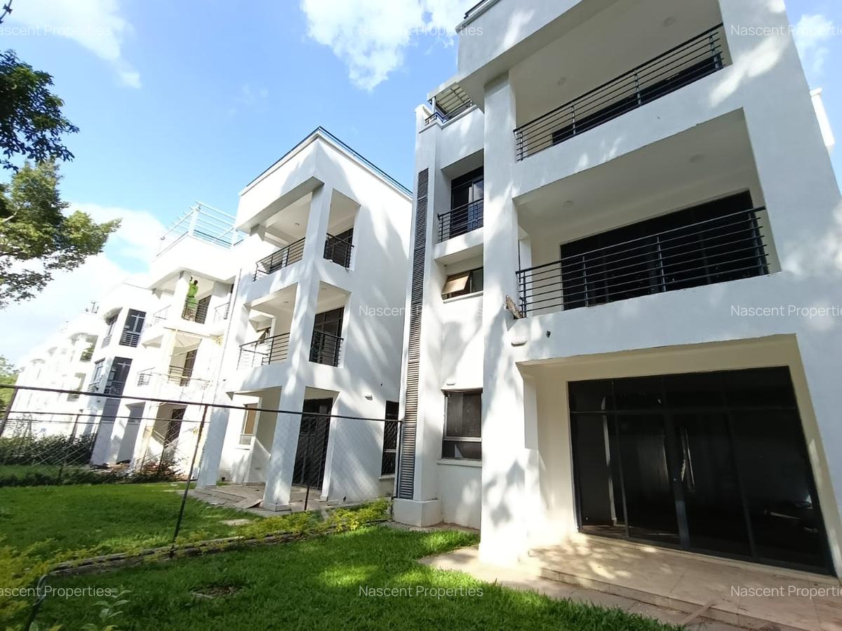 5 Bed Townhouse with En Suite in Lavington - 9