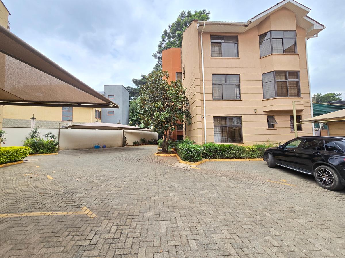 6 Bed Townhouse with En Suite at James Gichuru - 3