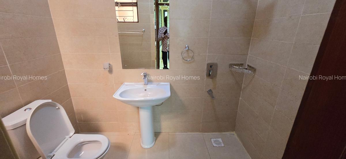 5 Bed Townhouse with En Suite at Off James Gichuru - 17