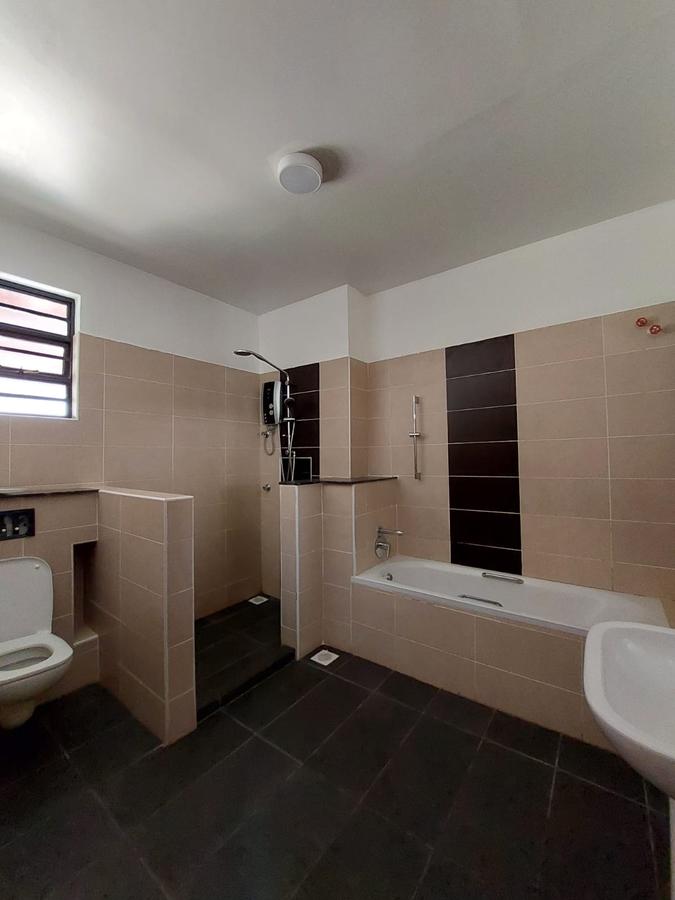 4 Bed Townhouse with En Suite in Lavington - 13