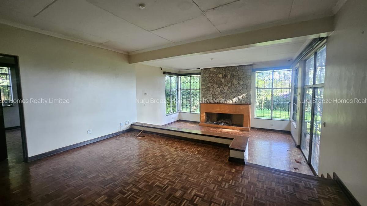 5 Bed House with En Suite in Runda - 17