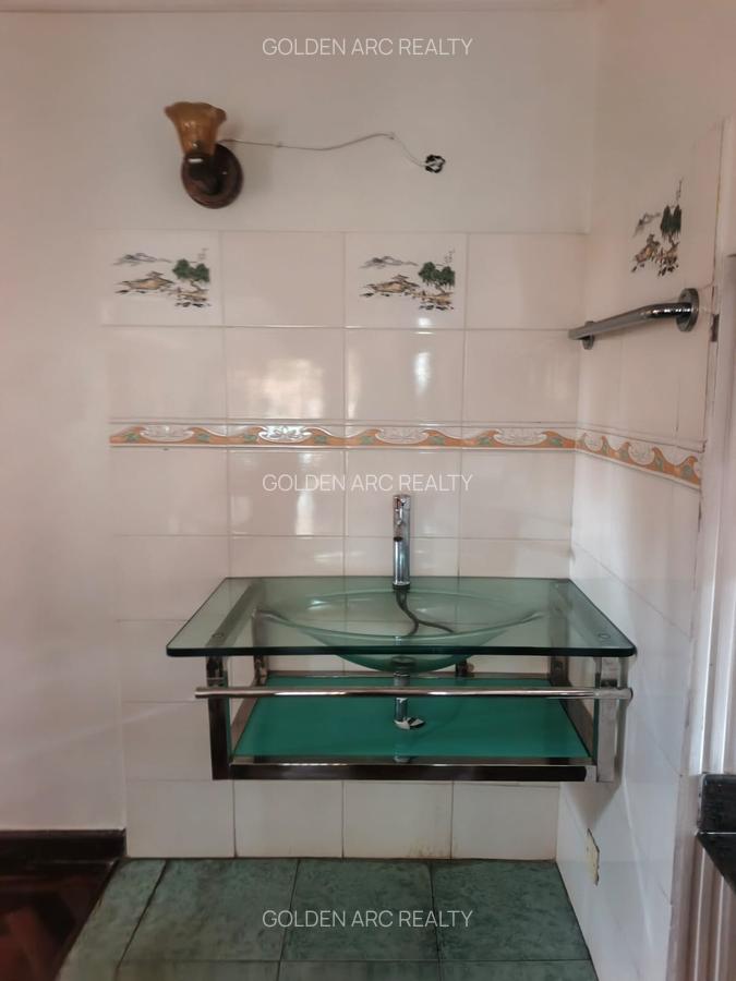 5 Bed Townhouse with En Suite in Karen - 13