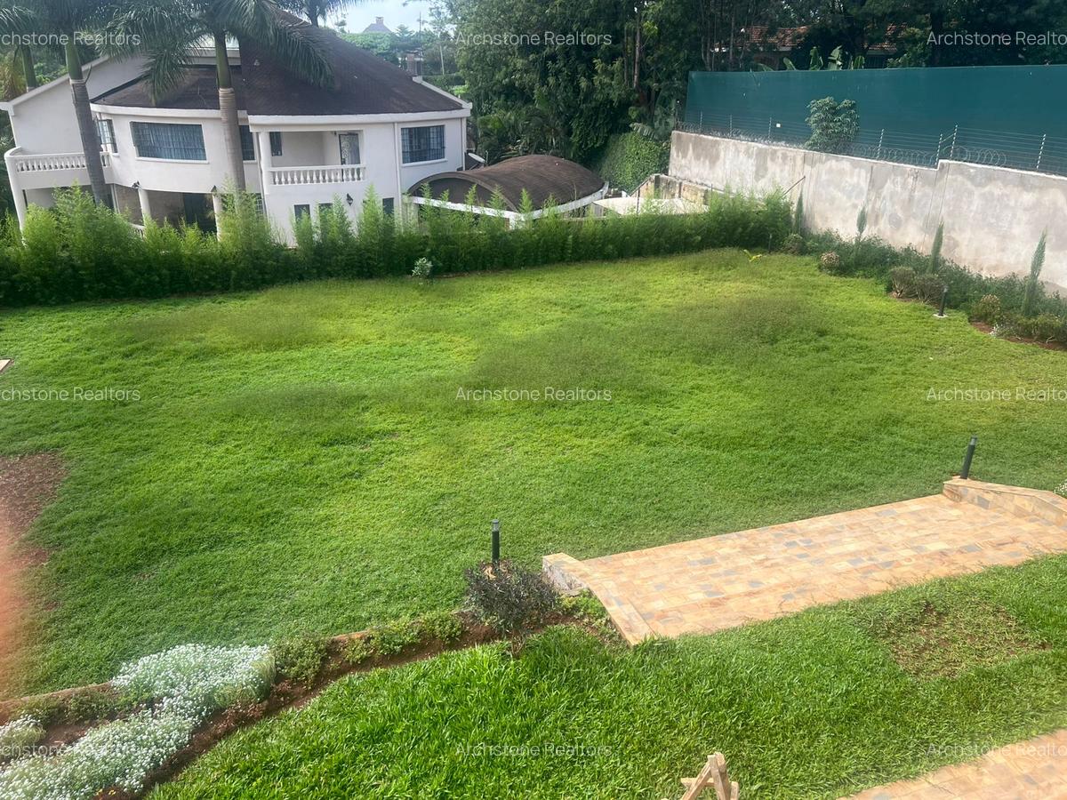 5 Bed House with En Suite in Runda - 4