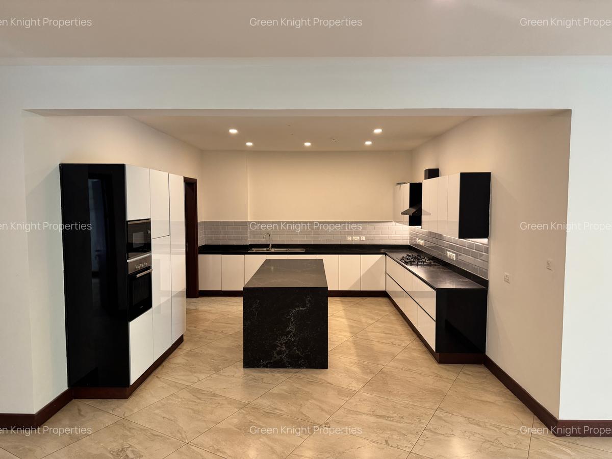 Serviced 4 Bed Apartment with En Suite in Parklands - 14