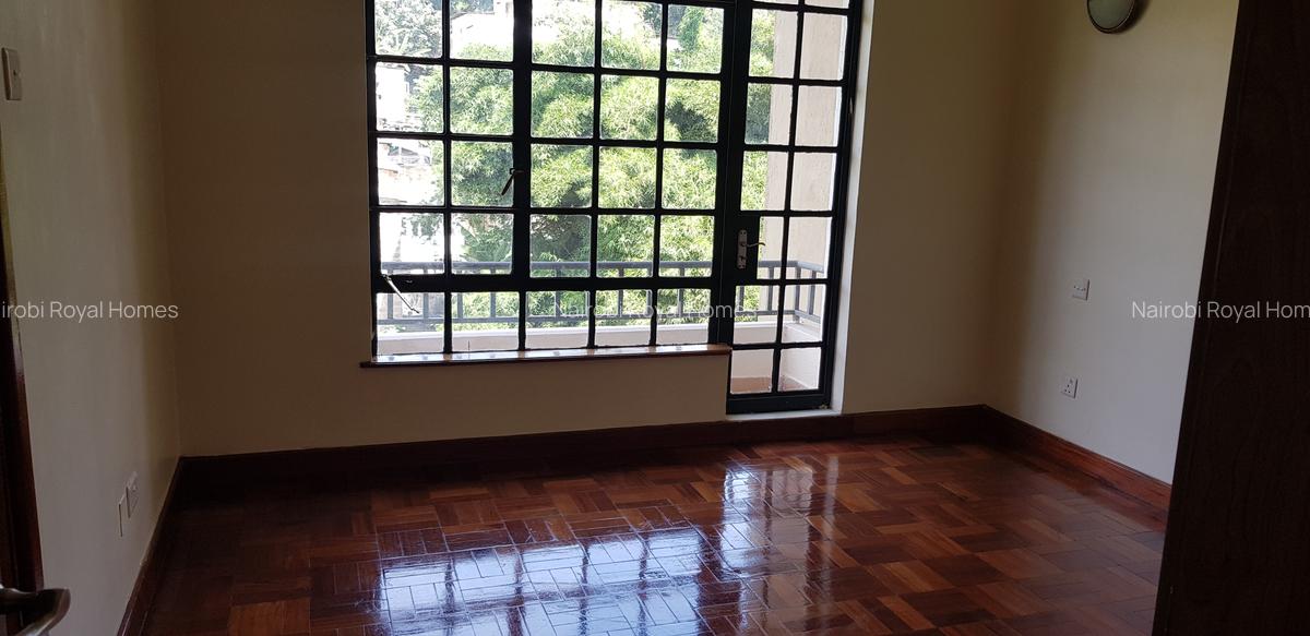 2 Bed Apartment with En Suite at Riveside Drive - 15