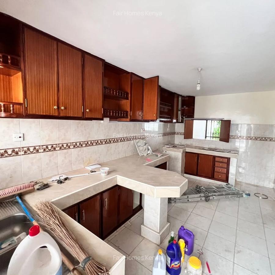 4 Bed Townhouse with En Suite at Convent Drive - 10