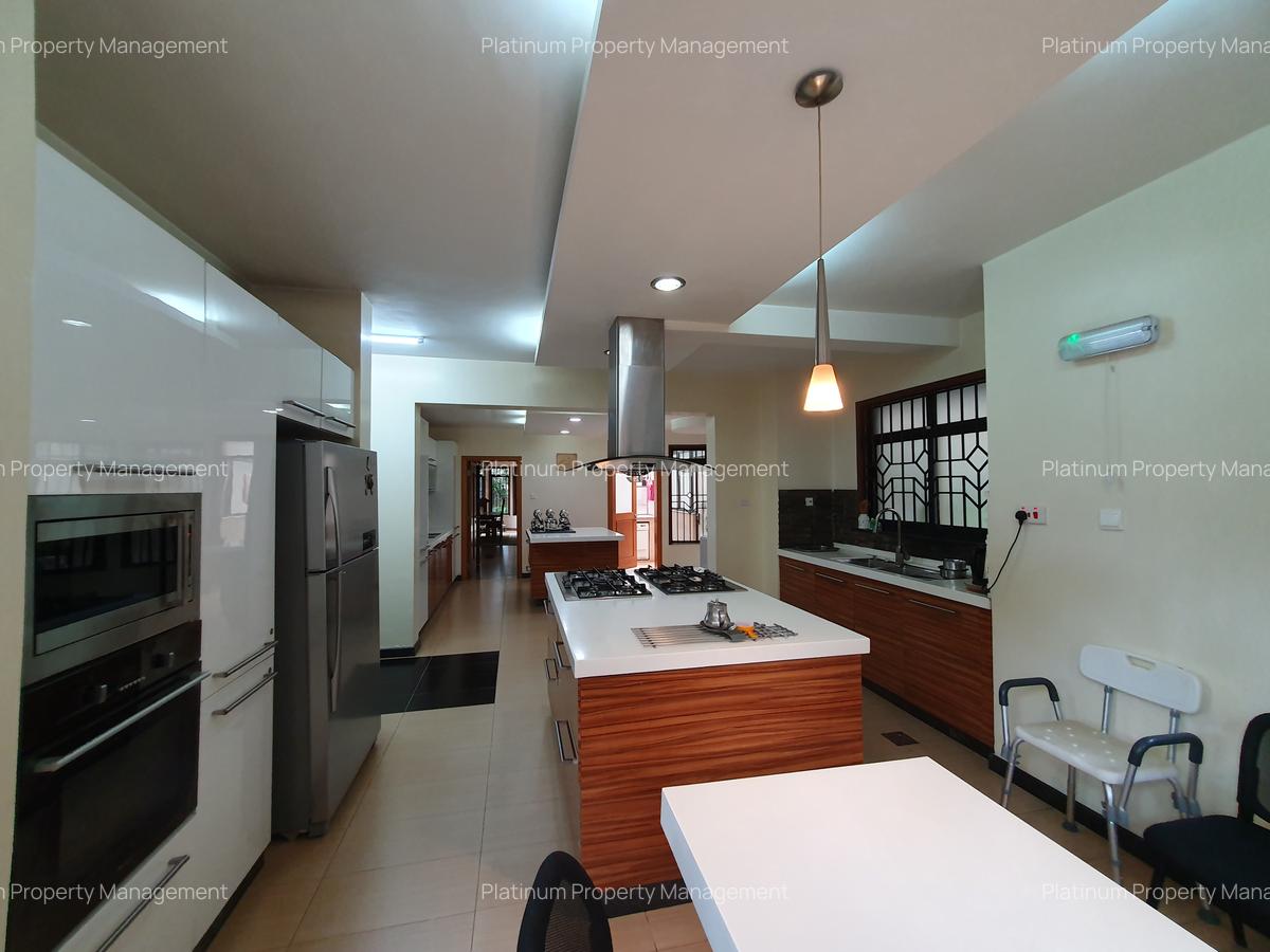 5 Bed Villa with En Suite in Kyuna - 9