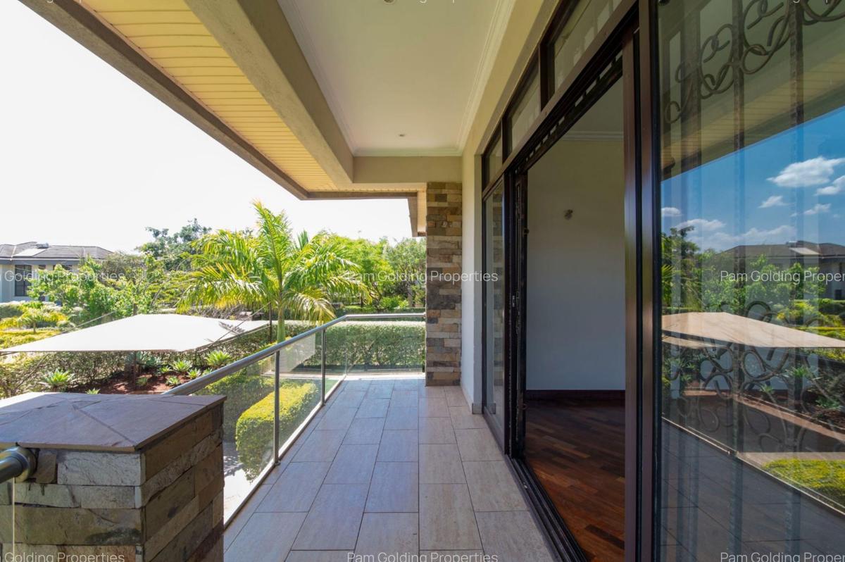 4 Bed House at Ridgeways Lane - 12