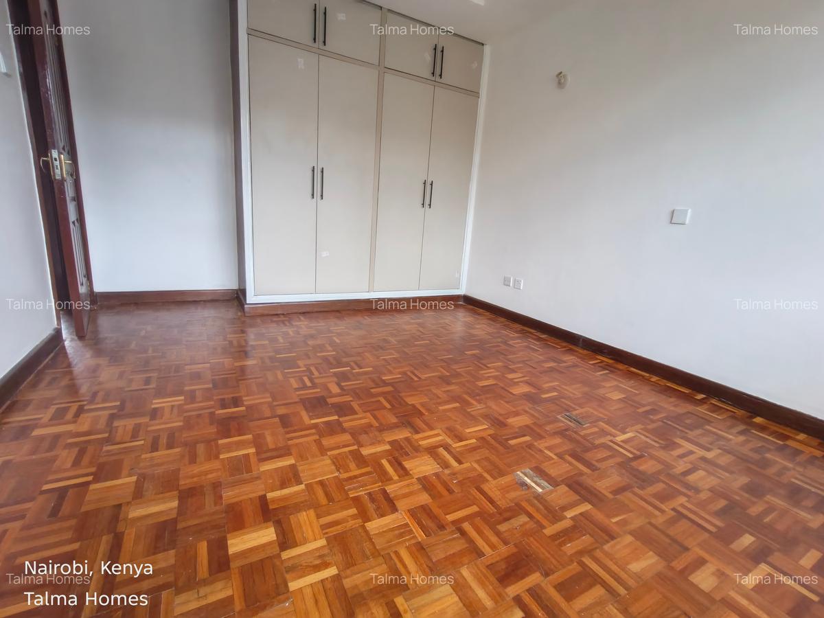 4 Bed Townhouse with En Suite at Lavington - 13