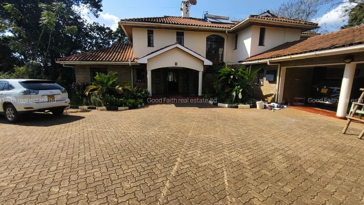 5 Bed House with En Suite in Runda - 16