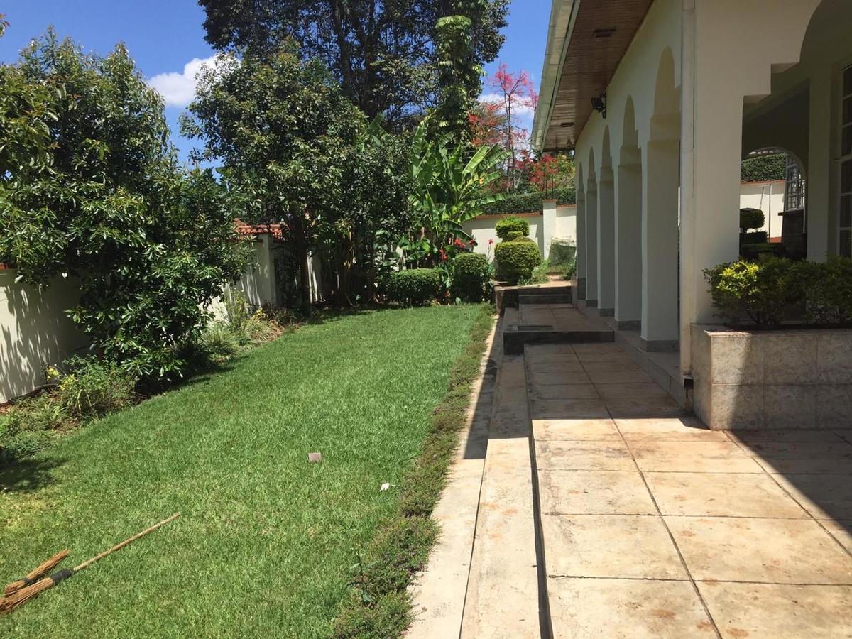 5 Bed House with En Suite at Runda - 16