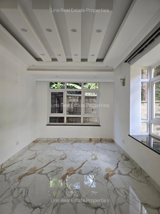 5 Bed Townhouse with En Suite in Lavington - 20